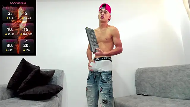 Snapshot of JuniorMorris_ chatting on March 21, 8:40 pm JuniorMorris  online show from March 21, 8:40 pm