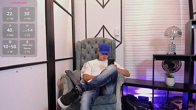 Snapshot of JuniorMorris_ chatting on September 29, 9:52 pm JuniorMorris  online show from September 29, 9:52 pm