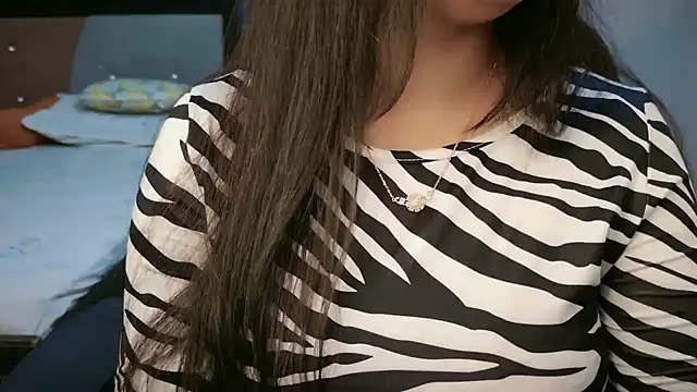 Snapshot of Spice-Summi chatting on November 15, 12:02 pm Spice-Summi online show from November 15, 12:02 pm