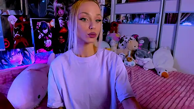 Snapshot of Cute__Pony chatting on February 19, 9:36 pm Cute Pony online show from February 19, 9:36 pm