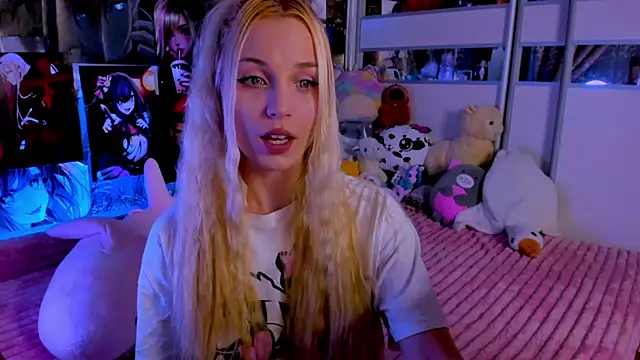 Snapshot of Cute__Pony chatting on September 23, 8:23 pm Cute Pony online show from September 23, 8:23 pm