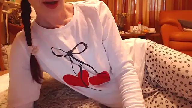 Snapshot of LovelyAndraGirl chatting on June 12, 7:07 am LovelyAndraGirl online show from June 12, 7:07 am