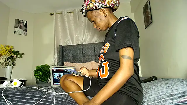 t-NaughtyLicia online show from March 16, 3:56 am