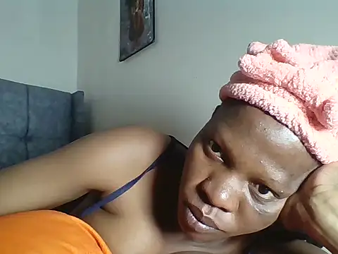 Snapshot of t-NaughtyLicia chatting on July 7, 2:21 pm t-NaughtyLicia online show from July 7, 2:21 pm