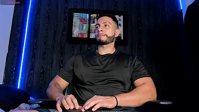 Snapshot of Mark_Buffet02 chatting on January 8, 2:14 pm Mark Buffet02 online show from January 8, 2:14 pm