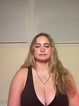Sophie Raegan online show from May 6, 10:31 am