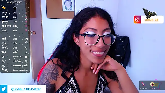 Snapshot of sofia_rosse4 chatting on April 25, 8:17 pm sofia rosse4 online show from April 25, 8:17 pm