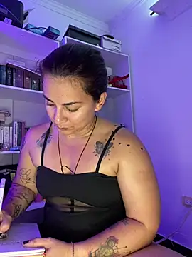 Snapshot of Amarantha_666 chatting on May 29, 6:50 pm Amarantha 666 online show from May 29, 6:50 pm