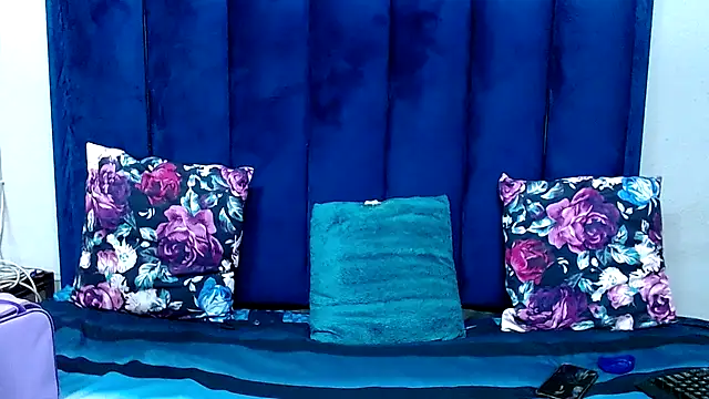 HotSmallTits online show from April 14, 6:58 pm