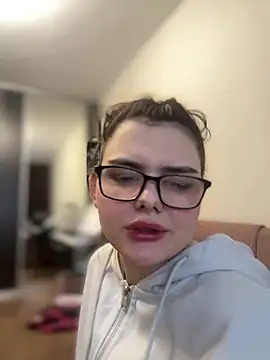 Snapshot of NikaMur chatting on February 3, 2:36 am NikaMur online show from February 3, 2:36 am