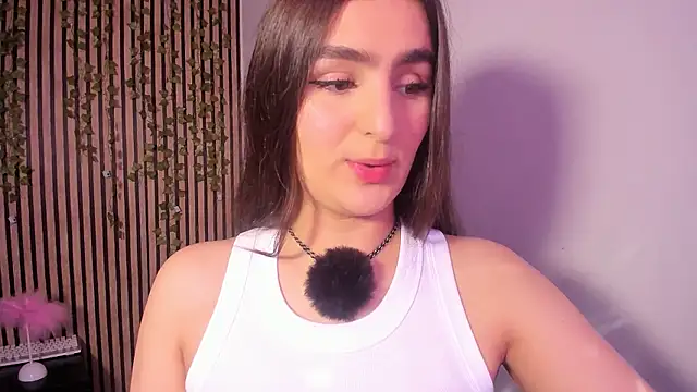 Snapshot of sofia_44 chatting on June 2, 1:57 pm sofia 44 online show from June 2, 1:57 pm