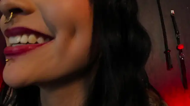 Snapshot of CharlotteScotte chatting on March 12, 5:07 pm CharlotteScotte online show from March 12, 5:07 pm