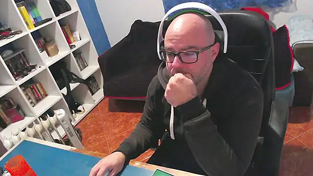 ravingr4d4 online show from December 17, 10:16 pm