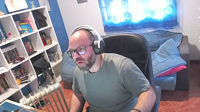 ravingr4d4 online show from March 25, 9:26 am