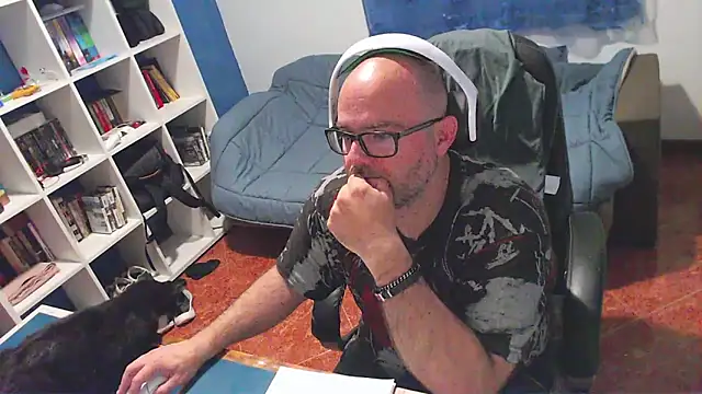 Snapshot of ravingr4d4 chatting on April 28, 9:20 pm ravingr4d4 online show from April 28, 9:20 pm
