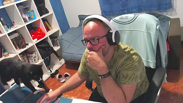 Snapshot of ravingr4d4 chatting on May 5, 9:23 pm ravingr4d4 online show from May 5, 9:23 pm