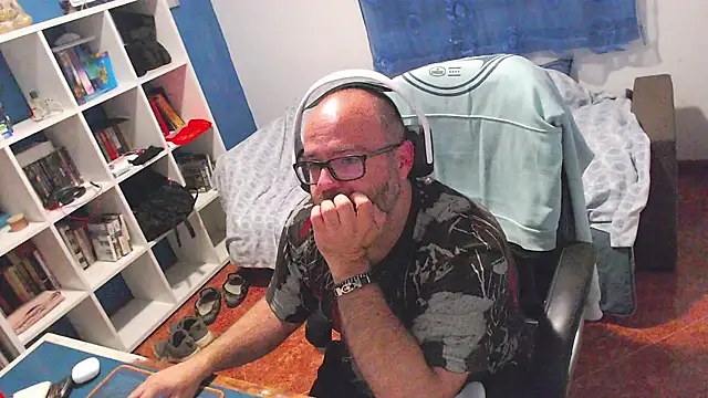 Snapshot of ravingr4d4 chatting on May 11, 9:01 pm ravingr4d4 online show from May 11, 9:01 pm