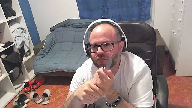 Snapshot of ravingr4d4 chatting on May 14, 8:59 pm ravingr4d4 online show from May 14, 8:59 pm