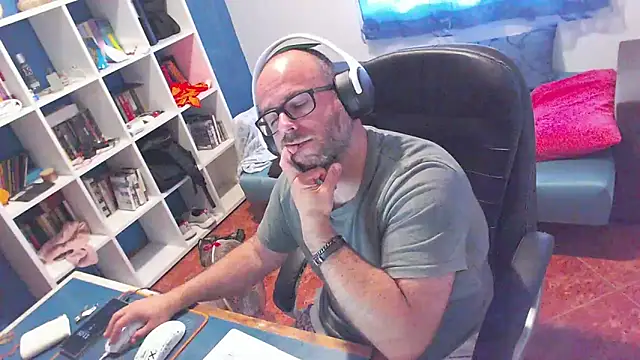 Snapshot of ravingr4d4 chatting on June 2, 10:06 am ravingr4d4 online show from June 2, 10:06 am
