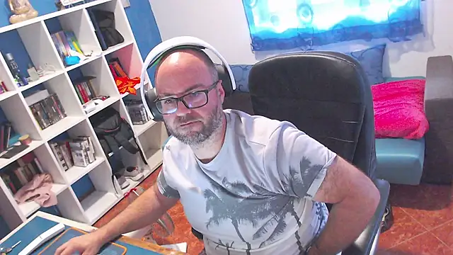 Snapshot of ravingr4d4 chatting on June 3, 2:33 pm ravingr4d4 online show from June 3, 2:33 pm