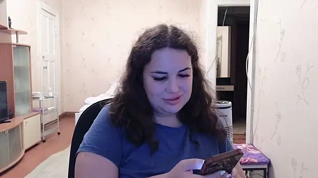 Snapshot of VladaCandy chatting on June 6, 4:44 pm VladaCandy online show from June 6, 4:44 pm