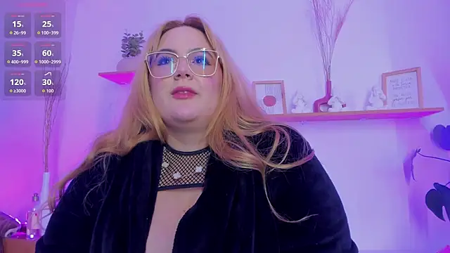 sophiarossee  online show from April 19, 6:43 pm