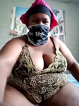 Snapshot of darkynsexyy chatting on December 2, 9:47 am darkynsexyy online show from December 2, 9:47 am