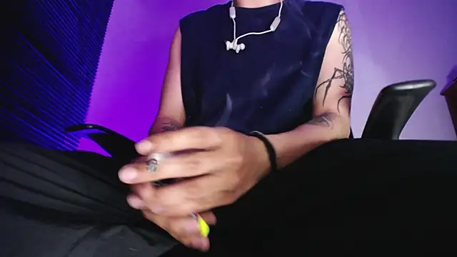 zacwatson  online show from March 24, 2:16 am