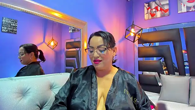Romina017 online show from October 7, 12:41 am