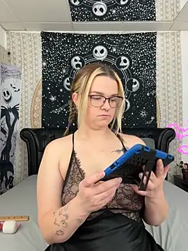 Snapshot of DaisieMaeXO chatting on January 3, 9:57 pm DaisieMaeXO online show from January 3, 9:57 pm