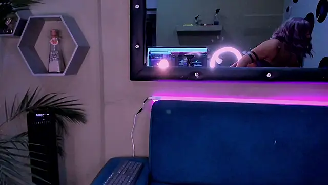 Sussy Bell01 online show from December 4, 9:46 pm