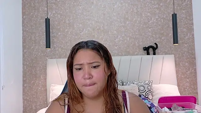 I am yours- online show from September 18, 11:34 am