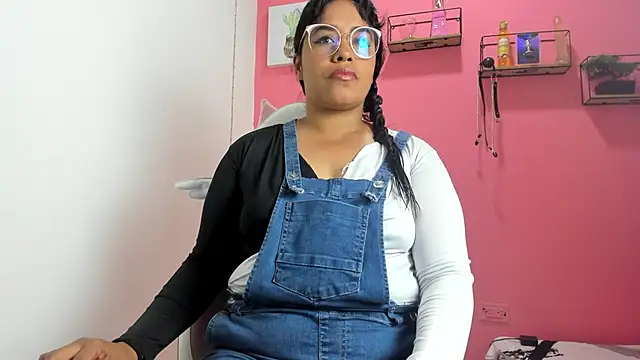 Snapshot of Tita_dirty chatting on February 13, 2:01 am Tita dirty online show from February 13, 2:01 am