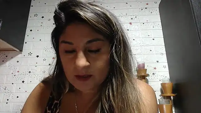 Snapshot of dayanara_kamal chatting on July 10, 6:32 pm dayanara kamal online show from July 10, 6:32 pm