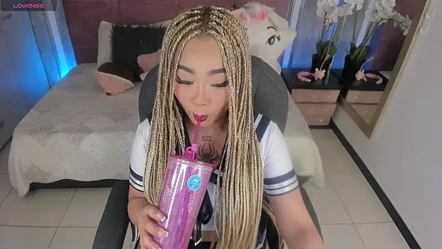 conny  curly online show from October 30, 2:18 pm