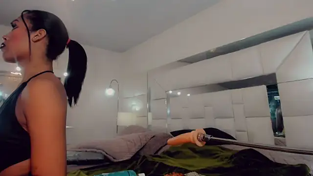  ChanellR  online show from March 14, 11:45 am