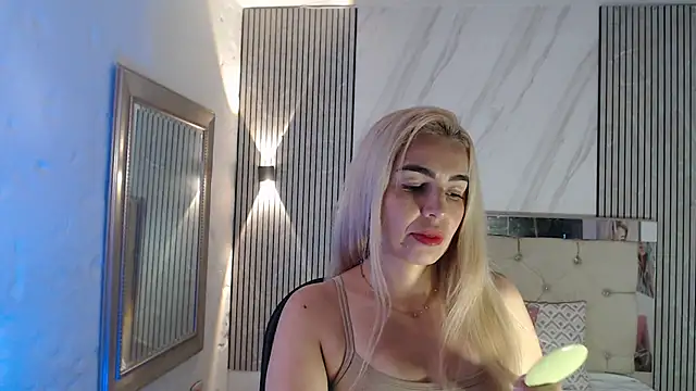 ashley  tylor online show from June 10, 7:02 pm