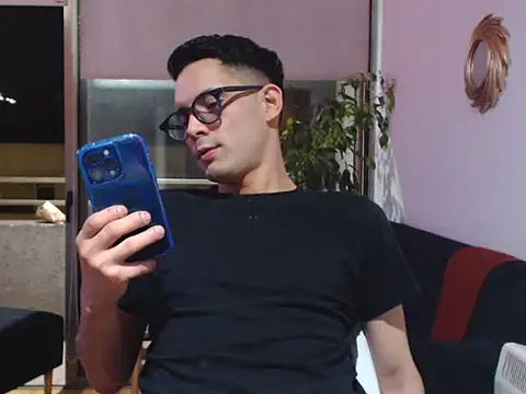 Snapshot of Sexyclark_ chatting on January 9, 2:03 am Sexyclark online show from January 9, 2:03 am