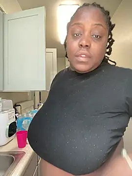 Snapshot of fantasygyal chatting on June 5, 3:29 pm fantasygyal online show from June 5, 3:29 pm