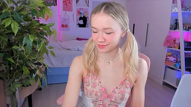 Lily Young online show from February 6, 5:12 am