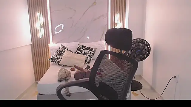 Mariana Rojas online show from March 20, 5:34 am