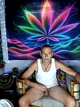 Snapshot of Bbboy42 chatting on October 31, 10:27 am Bbboy42 online show from October 31, 10:27 am