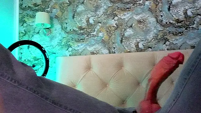 Snapshot of KateBleare chatting on February 1, 12:48 pm KateBleare online show from February 1, 12:48 pm