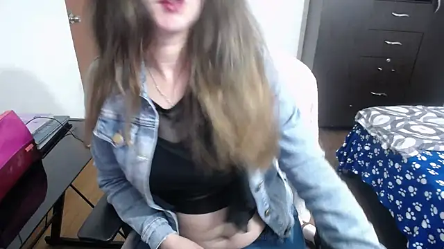 Snapshot of Luna_girlhot_ chatting on February 21, 9:00 pm Luna girlhot  online show from February 21, 9:00 pm