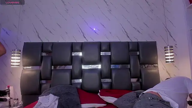 PittAndLunaa online show from March 5, 12:34 pm