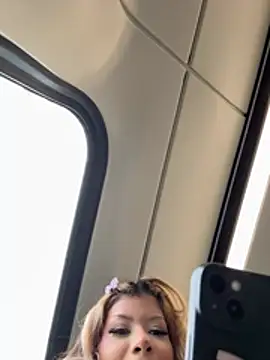 Snapshot of jackelinuh chatting on February 19, 2:24 pm jackelinuh online show from February 19, 2:24 pm