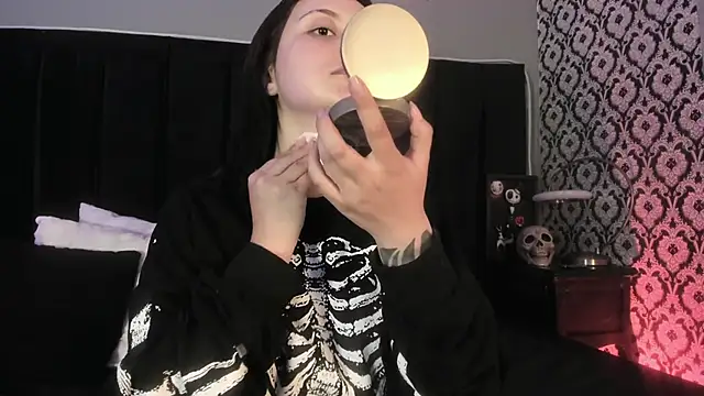 Adeelinee online show from March 9, 7:40 pm