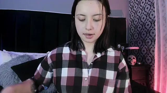 Adeelinee online show from March 28, 8:19 pm