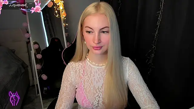 Kimmy powell online show from April 11, 3:00 am