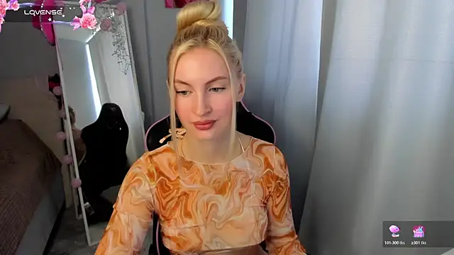 Snapshot of Kimmy_powell chatting on July 1, 4:25 am Kimmy powell online show from July 1, 4:25 am